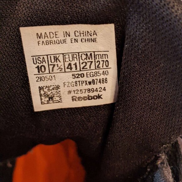 Reebok Memory Tech SIze 8 Ladies Black with Silver Stripes - Picture 8 of 8